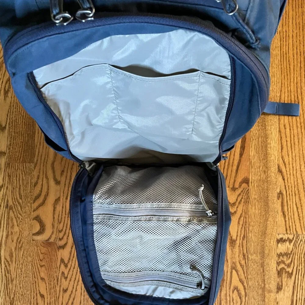 Fjallraven Raven 28L Backpack, Excellent Condition, Navy Blue - Picture 4 of 10